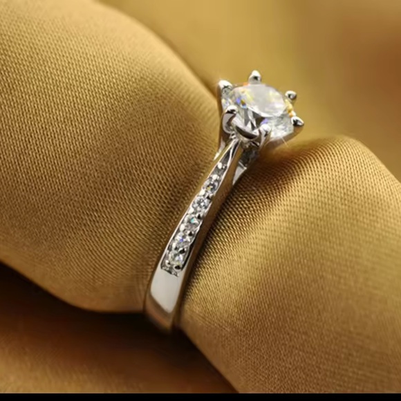 925 Sterling Silver Classic Ring for Women - Picture 4 of 6